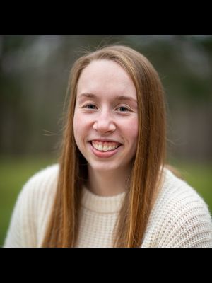 Photo of Amanda Ross
